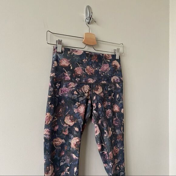 LULULEMON Wunder Under Crop II (Special Edition) *Scallop 24" Frosted Rose - Picture 5 of 12